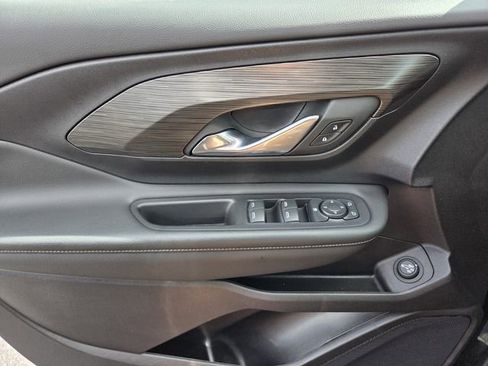 Used 2023 GMC Terrain SLE w/ Driver Convenience Package image 23