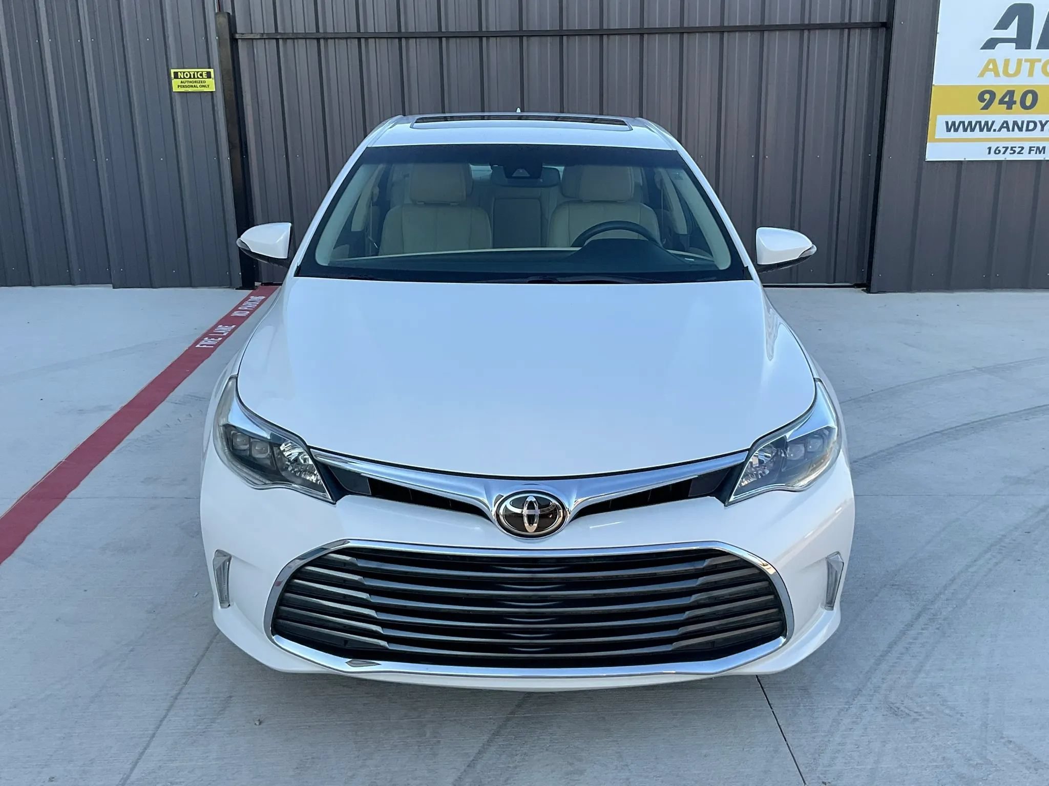 Used 2016 Toyota Avalon FWD image 3