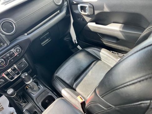 Used 2021 Jeep Wrangler Unlimited Sahara w/ Cold Weather Group AWD/4WD image 13