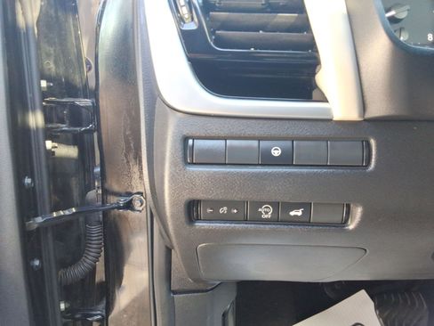 Used 2023 Nissan Rogue SL w/ SL Premium Package image 22