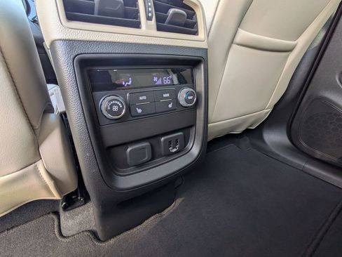 Used 2019 Buick Envision Premium image 28