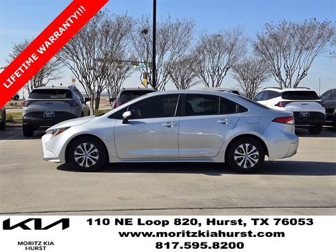 Used 2022 Toyota Corolla LE image 12