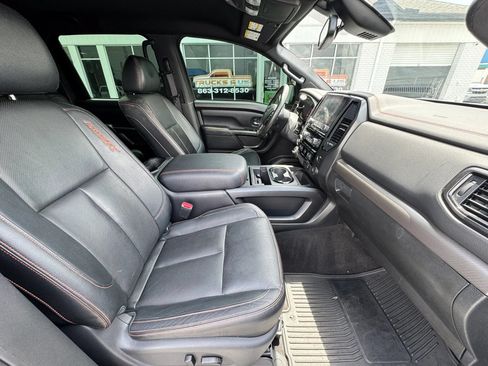 Used 2020 Nissan Titan PRO-4X w/ Pro-4x Convenience Package AWD/4WD image 7