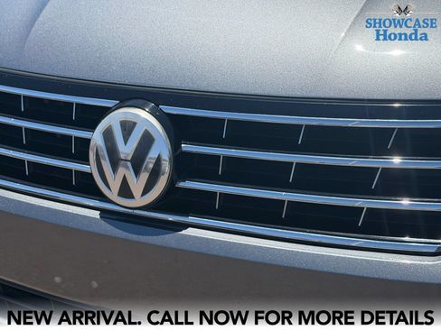 Used 2016 Volkswagen Passat 1.8T SE FWD image 11