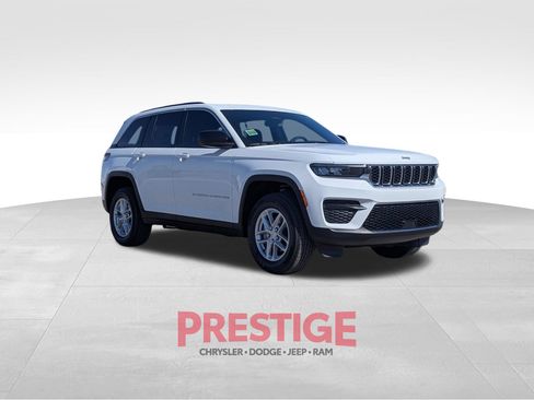 New 2025 Jeep Grand Cherokee 4WD image 3