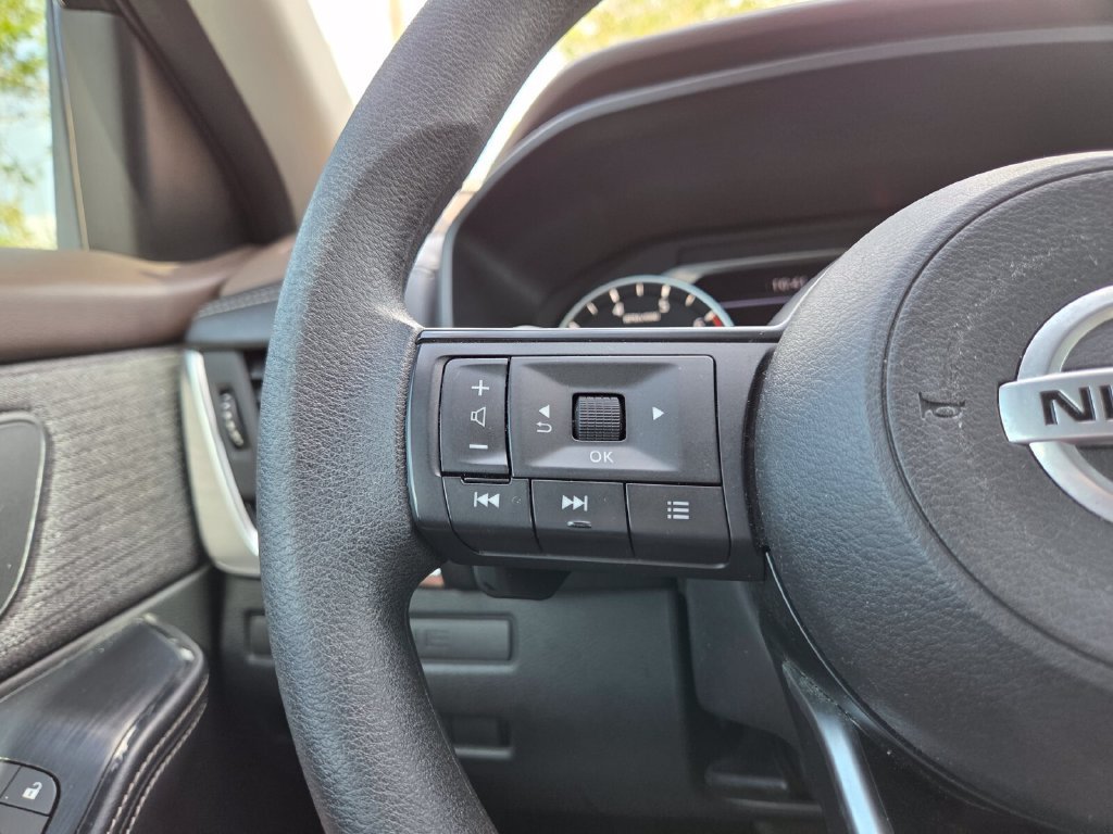 Used 2021 Nissan Rogue S FWD image 32