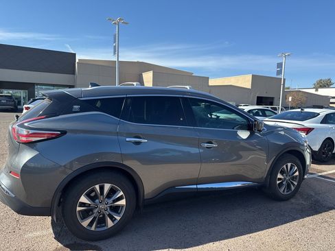 Used 2016 Nissan Murano SL image 2