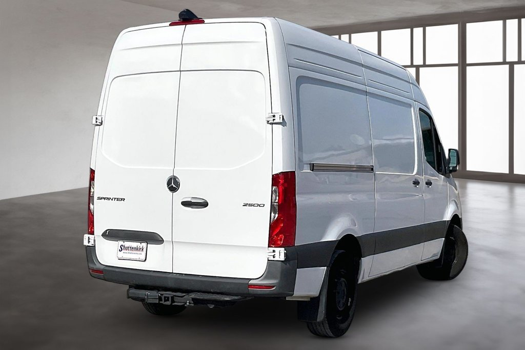 Used 2025 Mercedes-Benz Sprinter 2500 image 6