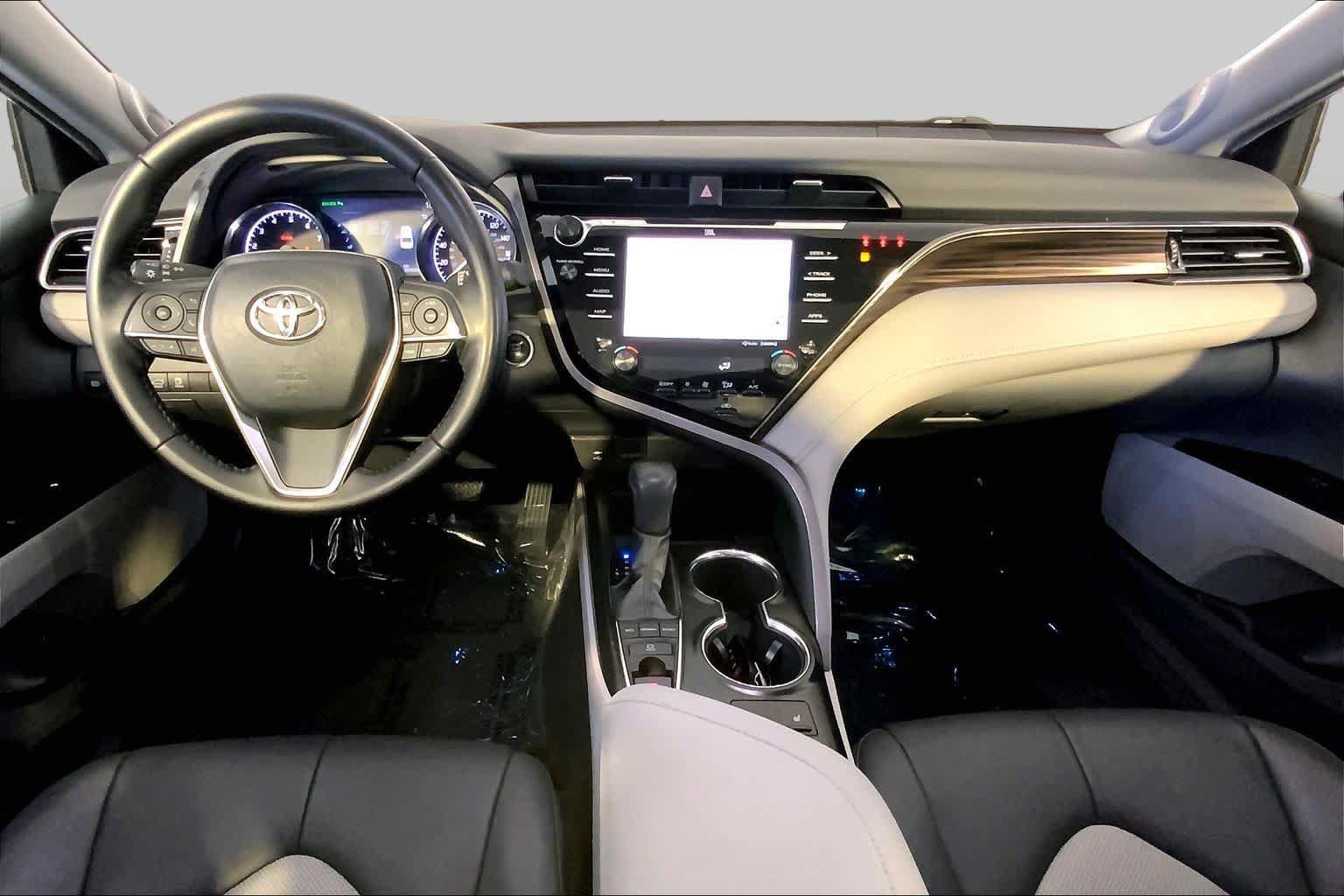 Used 2019 Toyota Camry XLE w/ Driver Assist Package FWD image 16