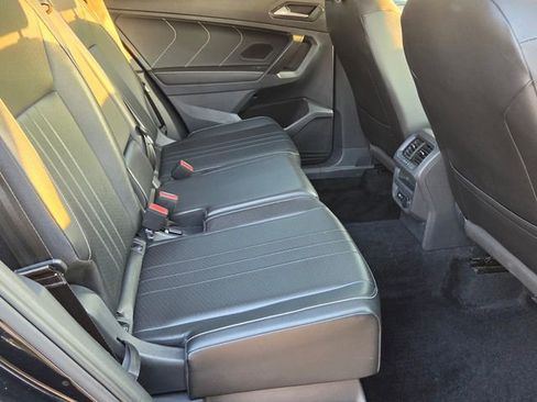Used 2022 Volkswagen Tiguan SE AWD/4WD image 17