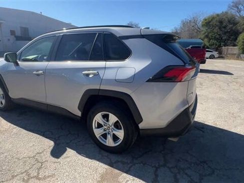 Used 2019 Toyota RAV4 XLE w/ Convenience Package image 6