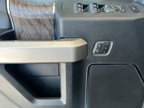 Used 2019 Ford F250 Lariat w/ Lariat Value Package AWD/4WD image 12