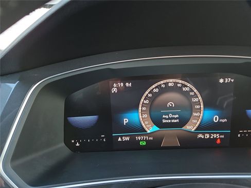 Certified 2023 Volkswagen Tiguan SE R-Line image 18