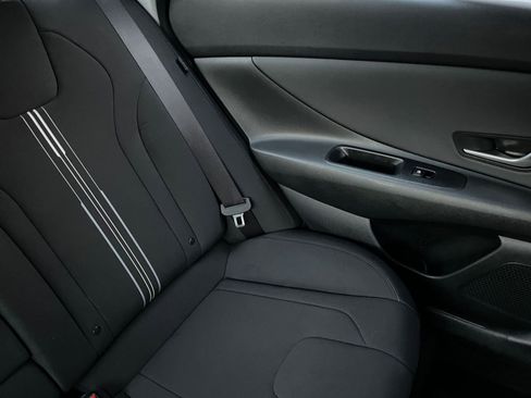 Used 2025 Hyundai Elantra SEL image 37