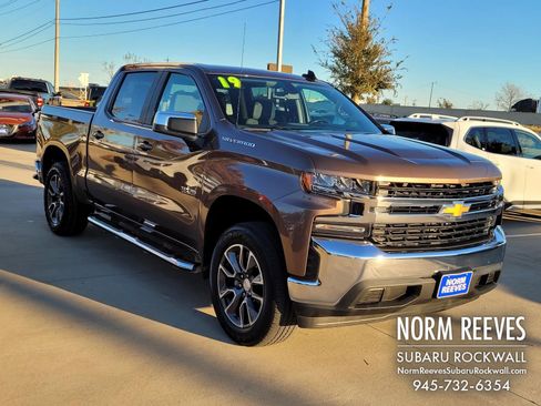 Used 2019 Chevrolet Silverado 1500 LT w/ Texas Edition image 16