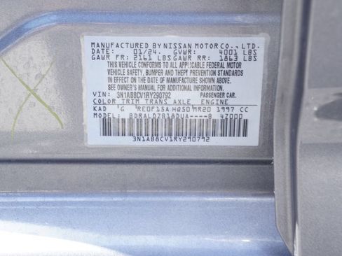 Used 2024 Nissan Sentra SV FWD image 9