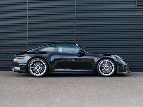 New 2026 Porsche 911 GT3 RWD image 9