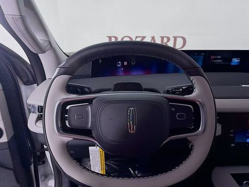 New 2026 Lincoln Navigator L Reserve AWD/4WD image 11