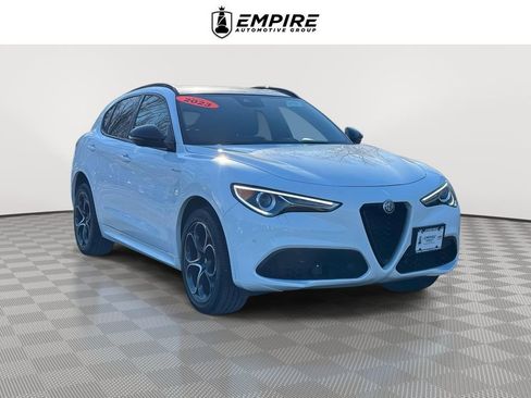 Used 2023 Alfa Romeo Stelvio Veloce image 1