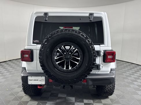 Used 2025 Jeep Wrangler Unlimited Rubicon image 5