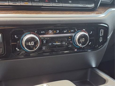 New 2026 GMC Sierra 1500 Elevation w/ Preferred Package AWD/4WD image 8