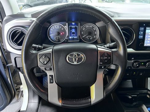 Used 2017 Toyota Tacoma SR5 w/ Tow Package image 11