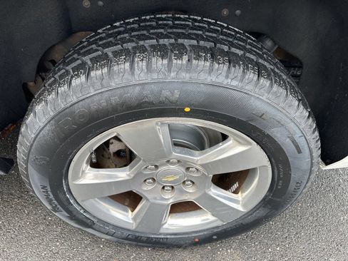 Used 2018 Chevrolet Suburban LT AWD/4WD image 10
