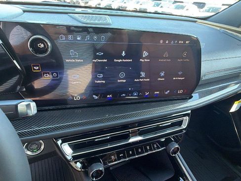 New 2027 Chevrolet Traverse Z71 w/ Enhanced Driving Package AWD/4WD image 27