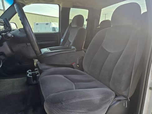 Used 2006 GMC Sierra 1500 SLE w/ Light Duty Power Package AWD/4WD image 11