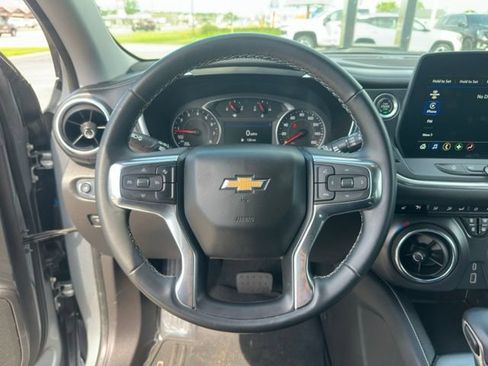 Used 2025 Chevrolet Blazer LT AWD/4WD image 18