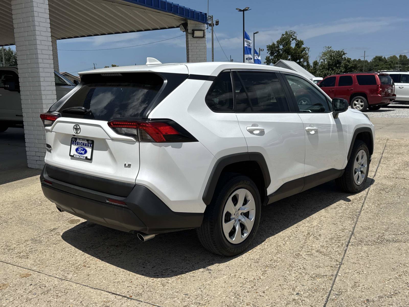 Used 2022 Toyota RAV4 LE FWD image 7