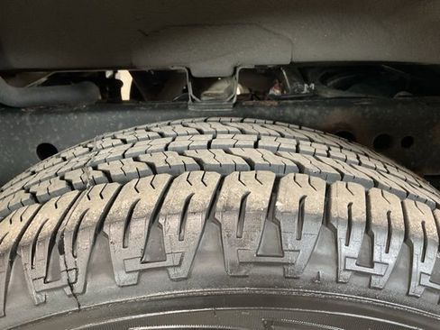 Used 2019 Nissan Frontier SV image 8