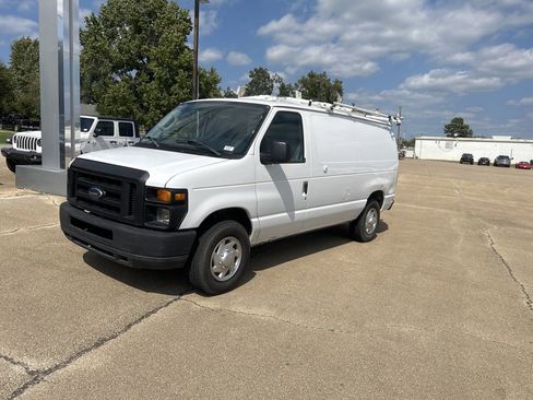 Used 2010 Ford E-250 and Econoline 250 image 1