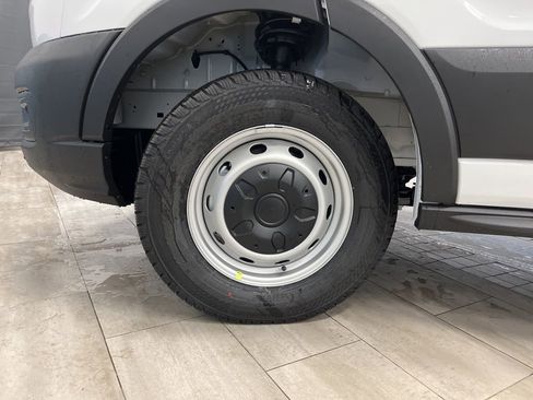 New 2026 Ford Transit 250 Low Roof RWD image 33