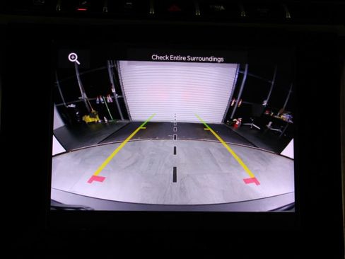 Used 2025 Jeep Grand Cherokee Laredo image 28