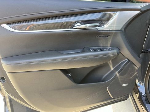 Used 2022 Cadillac XT6 Sport w/ Technology Package AWD/4WD image 30