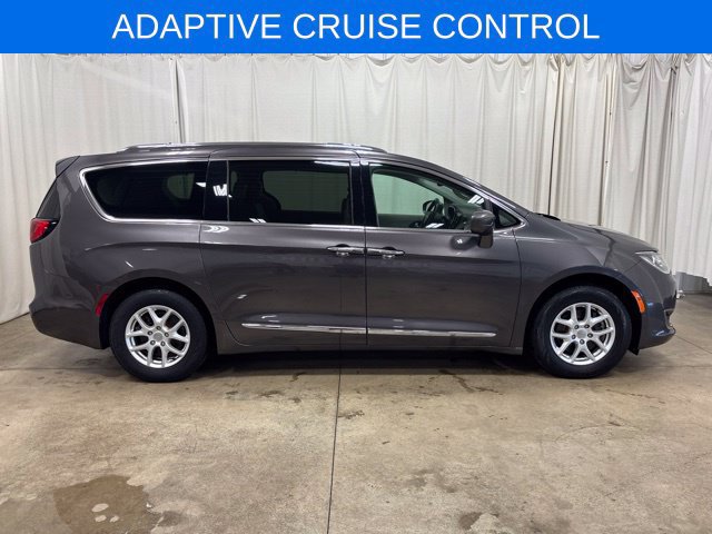 Used 2020 Chrysler Pacifica Touring-L w/ Advanced Safetytec Group FWD image 2