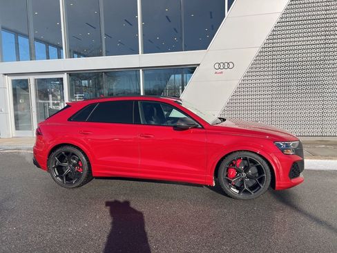 Used 2025 Audi RS Q8 performance image 15
