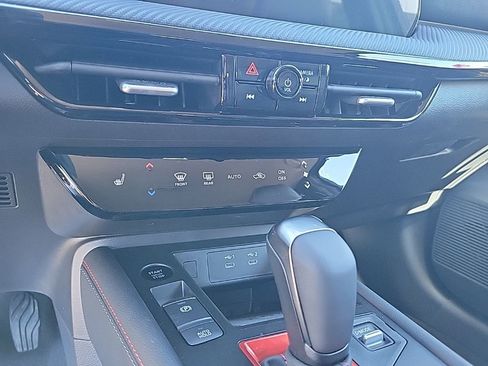 New 2026 Nissan Kicks SR w/ Cold Weather Package image 26