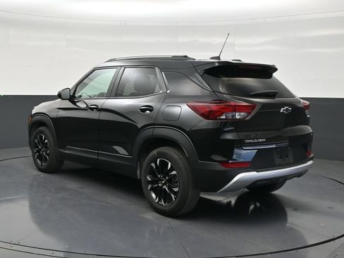 Used 2023 Chevrolet TrailBlazer LT FWD image 3