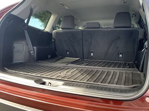 Certified 2019 Toyota Highlander LE AWD/4WD image 38