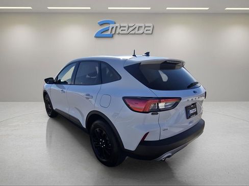 Used 2020 Ford Escape SE Sport image 3