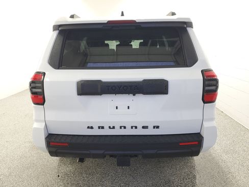 Used 2025 Toyota 4Runner SR5 RWD image 7