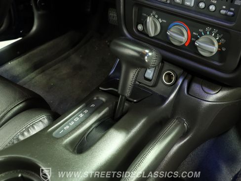 Used 2001 Pontiac Firebird Trans Am RWD image 40