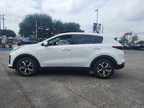 Used 2021 Kia Sportage LX image 4