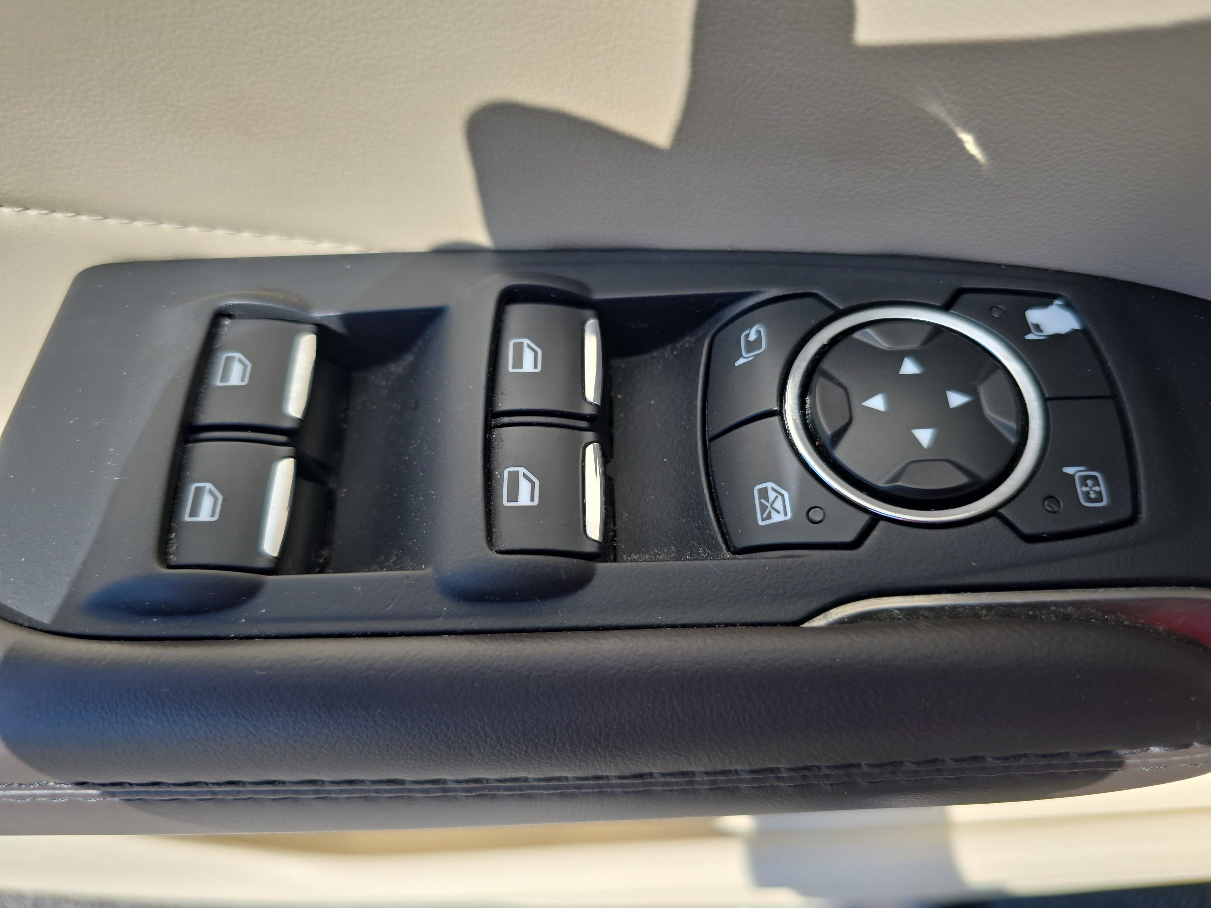 Used 2015 Lincoln MKC FWD w/ Equipment Group 102A Reserve image 27