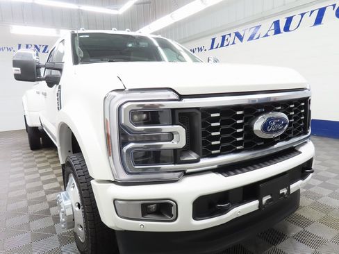 Used 2025 Ford F450 Platinum w/ Platinum Plus Package image 3
