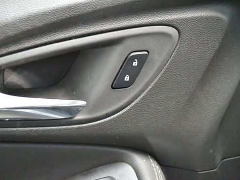 Used 2023 Buick Encore GX Preferred w/ Cold Weather Comfort Package AWD/4WD image 16