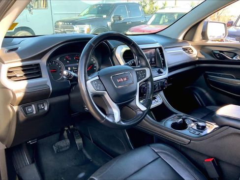 Used 2020 GMC Acadia SLT w/ Premium Package image 16
