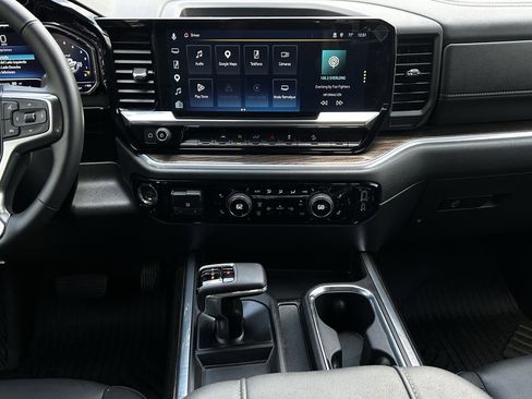 Used 2025 Chevrolet Silverado 1500 LT Trail Boss w/ Convenience Package II AWD/4WD image 20